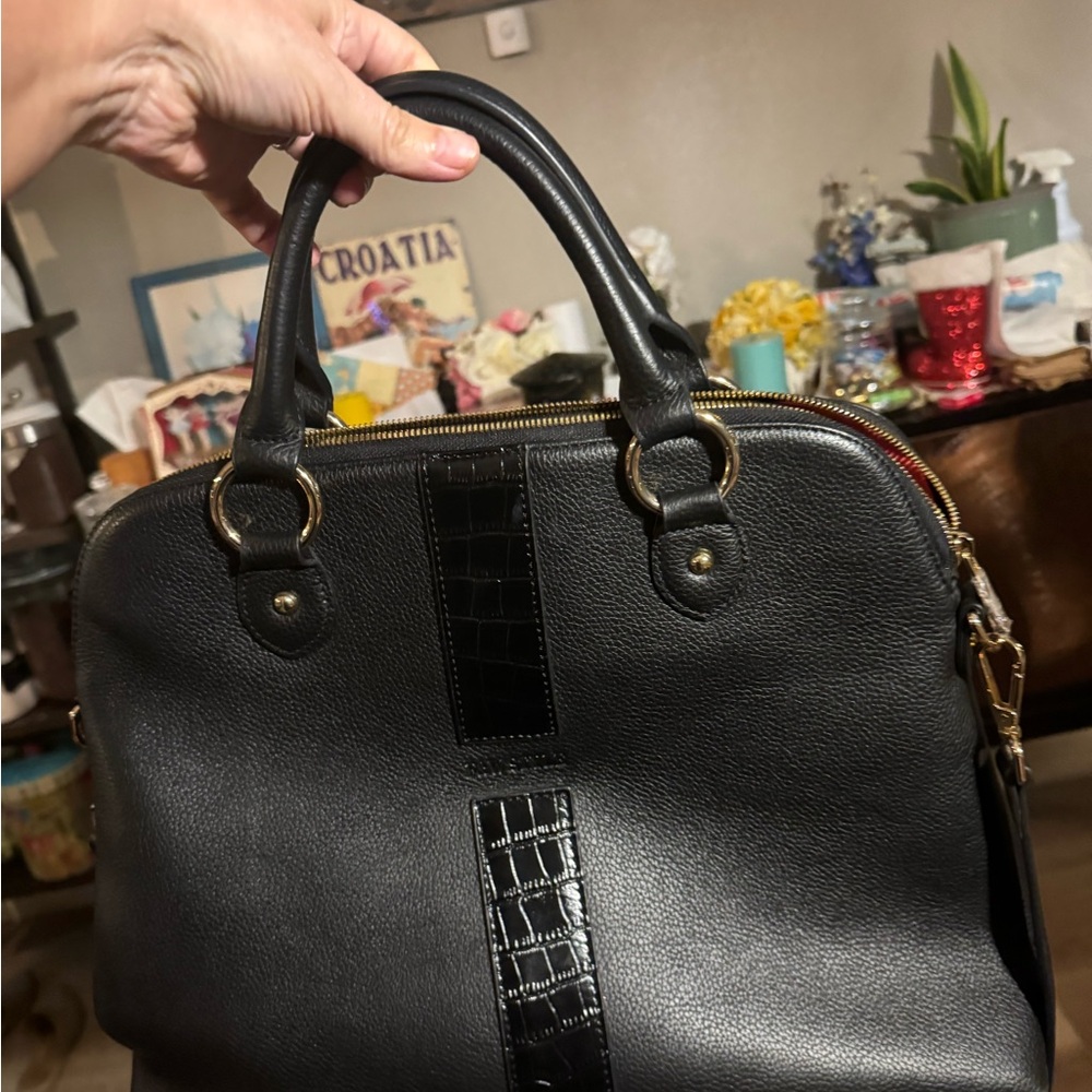 NWT F&W Elegant Black Handbag with Croc-Embossed Detail